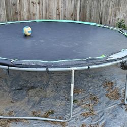 Trampoline Used Look At Pic  14 Ft Need Gone .100