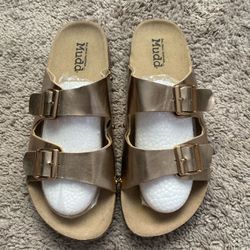 New MUDD Buckle Sandals Size L