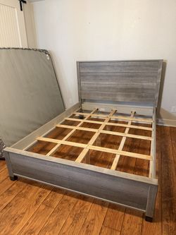 Queen sz bed