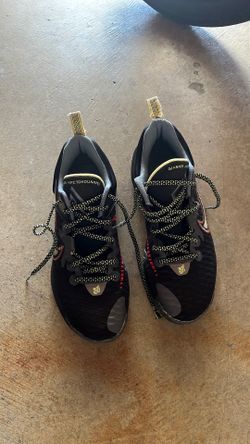 Basketball shoes