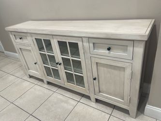 Kitchen cabinet