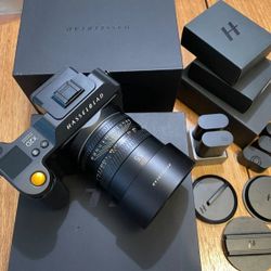 Hasselblad X2D 100C + 55mm XCD f2.5 + Accessories