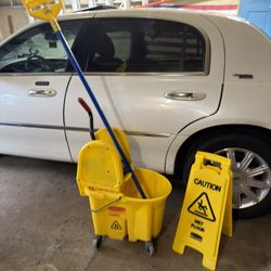 Mop& Bucket 