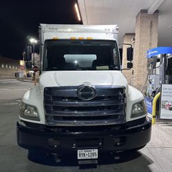 2014 DIESEL BOX TRUCK