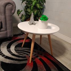 Brand New White High Gloss End Table