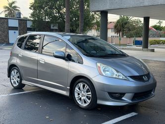 HONDA FIT SPORT LOW MILES!!