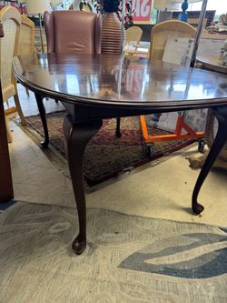 Dark Wood Oval Dining Table Queen Anne Legs