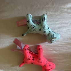 LITTLE PINK DOGS 