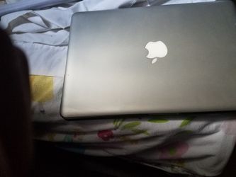 MACBOOK PRO