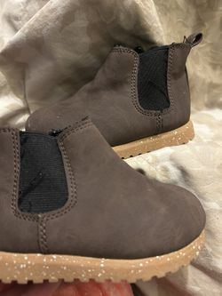 Brown natural boots