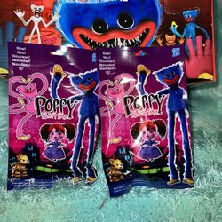 Huggy Wuggy Figural Surprise Bag $5