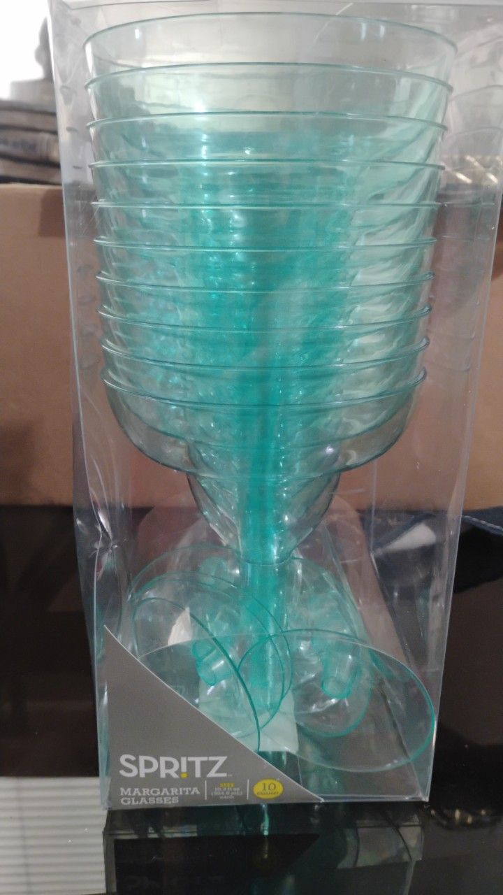 NEW 10 COUNT MARGARITA GLASSES. NUEVO 10 PIEZAS VASOS.