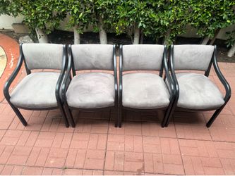 SET OF 4 CHAIRS WITH GLASS TABLE IN REALLY GOOD CONDITION