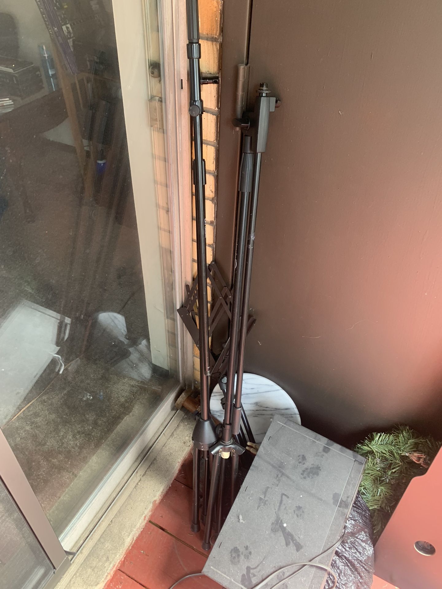 Microphone stands