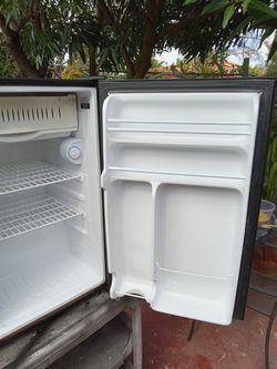 Refrigerador Pequeño for Sale in Hialeah, FL - OfferUp