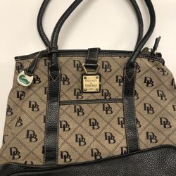 Dooney & Bourke 