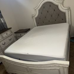 Queen Bed Set
