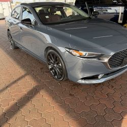 Mazda 3 Edición Carbón 2024 Millas 6,000