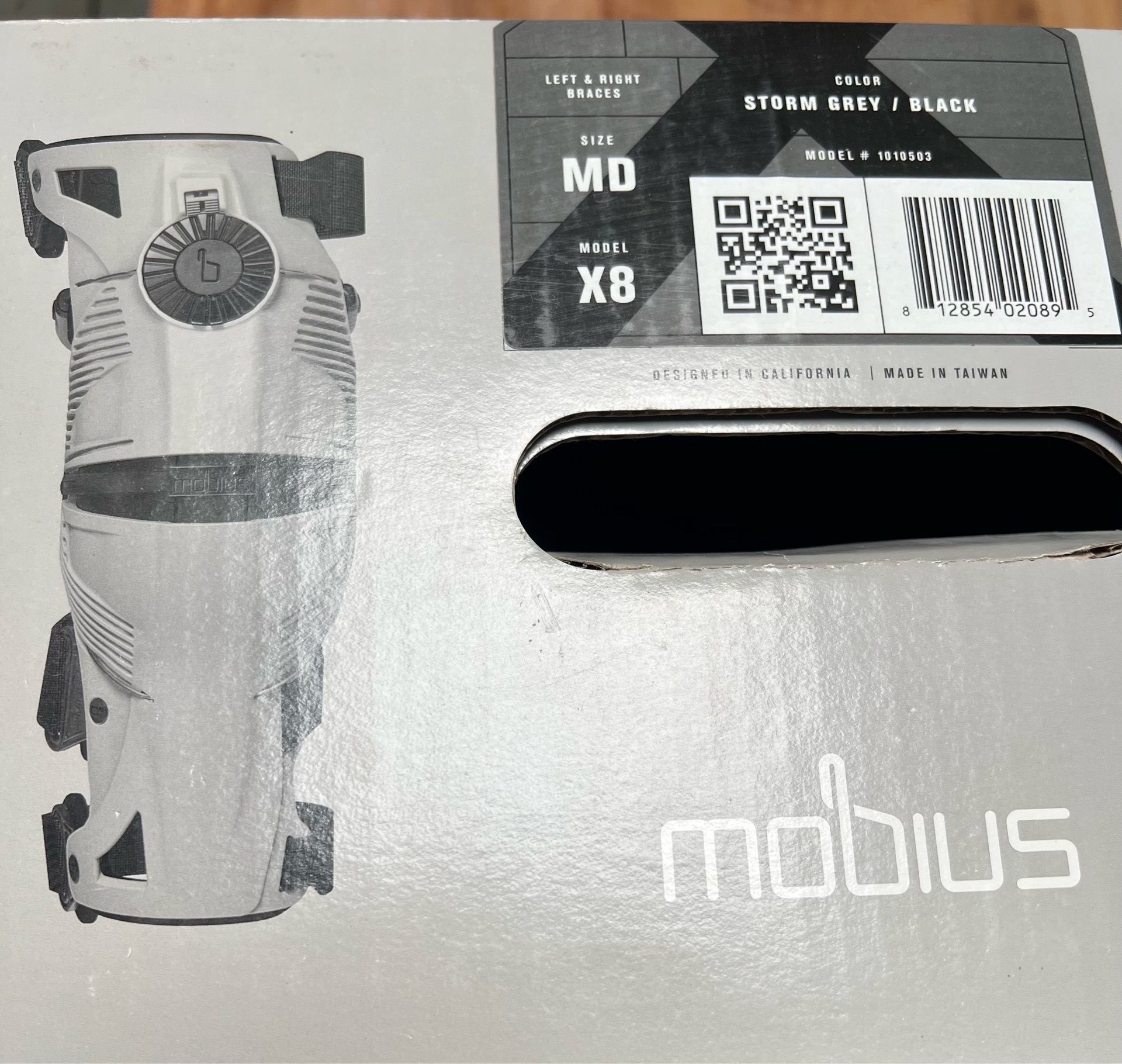 Mobius Knee Brace X8