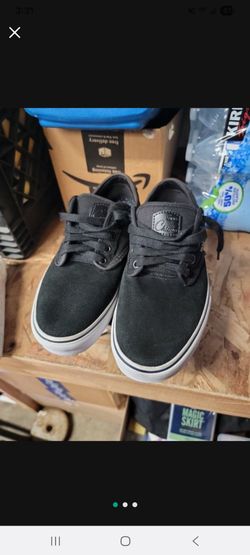 Vans Chima Low-Top Skate Shoes