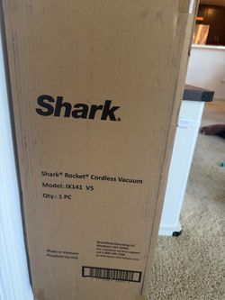 Shark Rocket Cordless Vacuum IX141-V5 + Extra Floor Nozzle