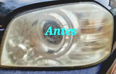  Limpio faros de carros que estén amarillos y opacos quedan claritos y brillantes voy a domicilio y a su trabajo estoy disponible todos los días. 