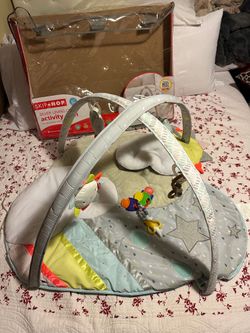 Baby Skip Hop Cloud Activity Gym Tummy Time Activity Mat