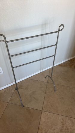 Towel rack