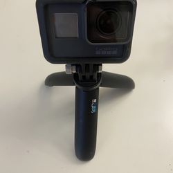 Go Pro Hero 5 4K Waterproof With Attachments