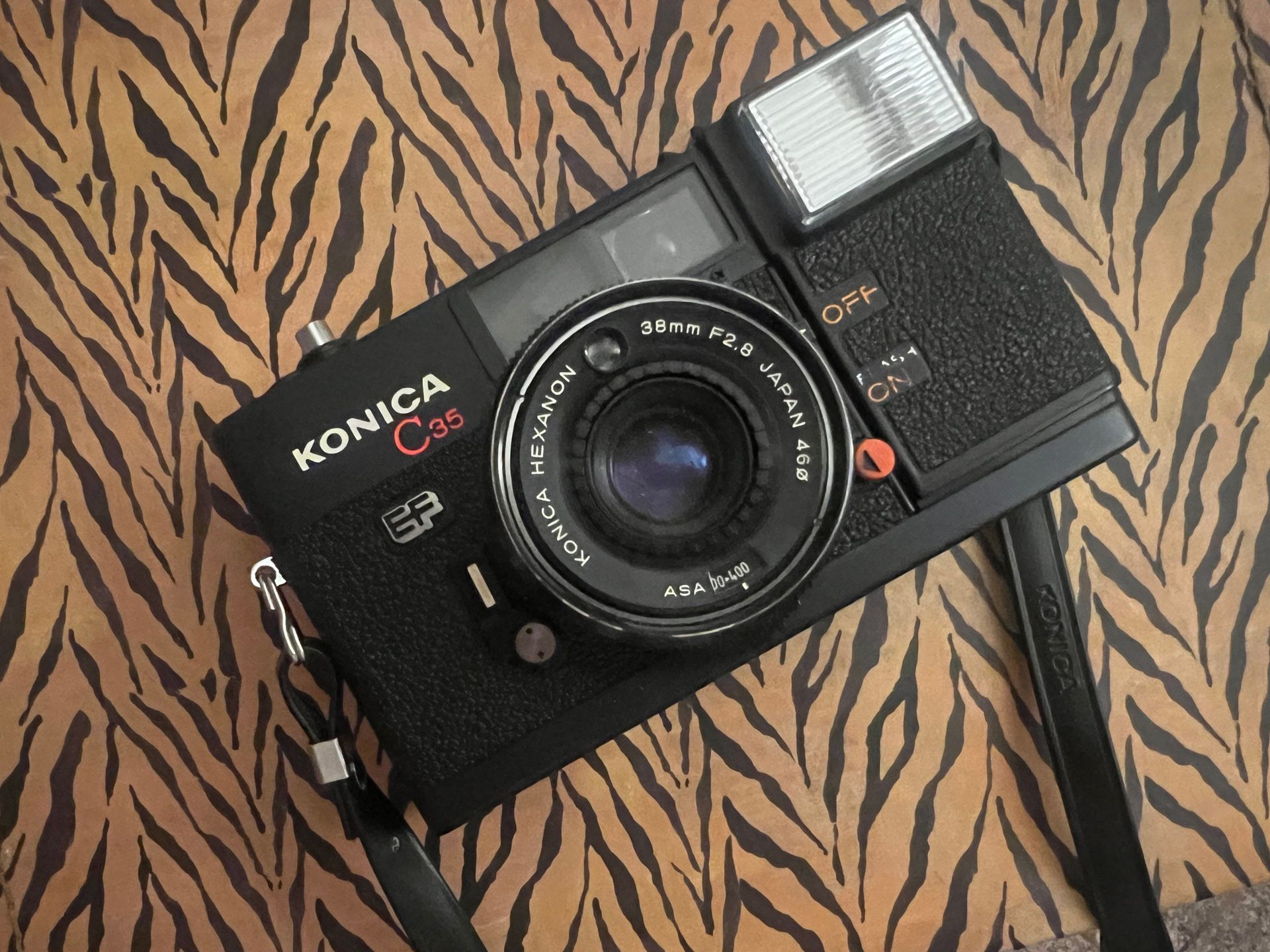 KONICA C35 EF