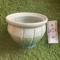 Like New - Beautiful green teal aqua blue ceramic glazed plant pot planter w/ drain hole Approx  8”x 8”