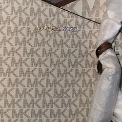 Never Used Michael Kors Bag