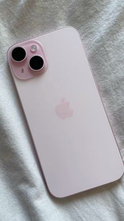 pink iphone 15