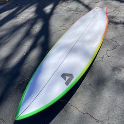 Surfboard 6’0
