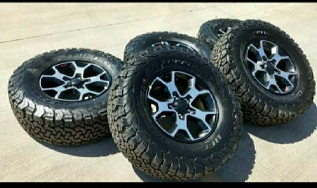 17” Jeep Wrangler Rubicon NEW wheels & tires