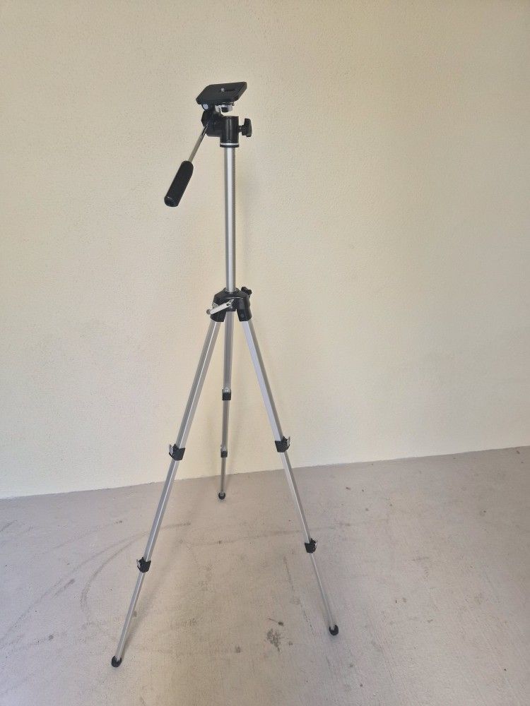 Vintage JCPenney Extendable Camera Tripod Model Silver and Black