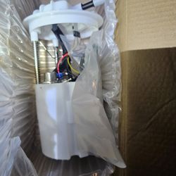 2016 Dodge Caravan 3.6L Fuel Pump Assembly 