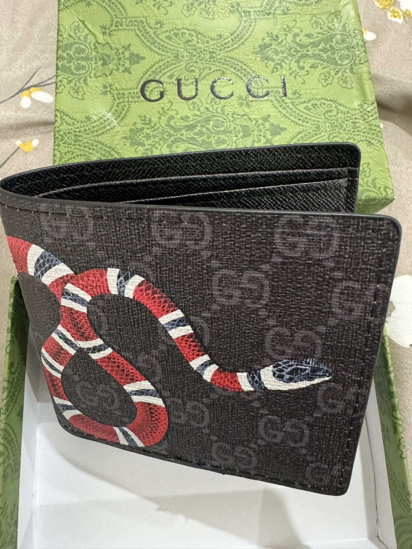 gucci wallet new