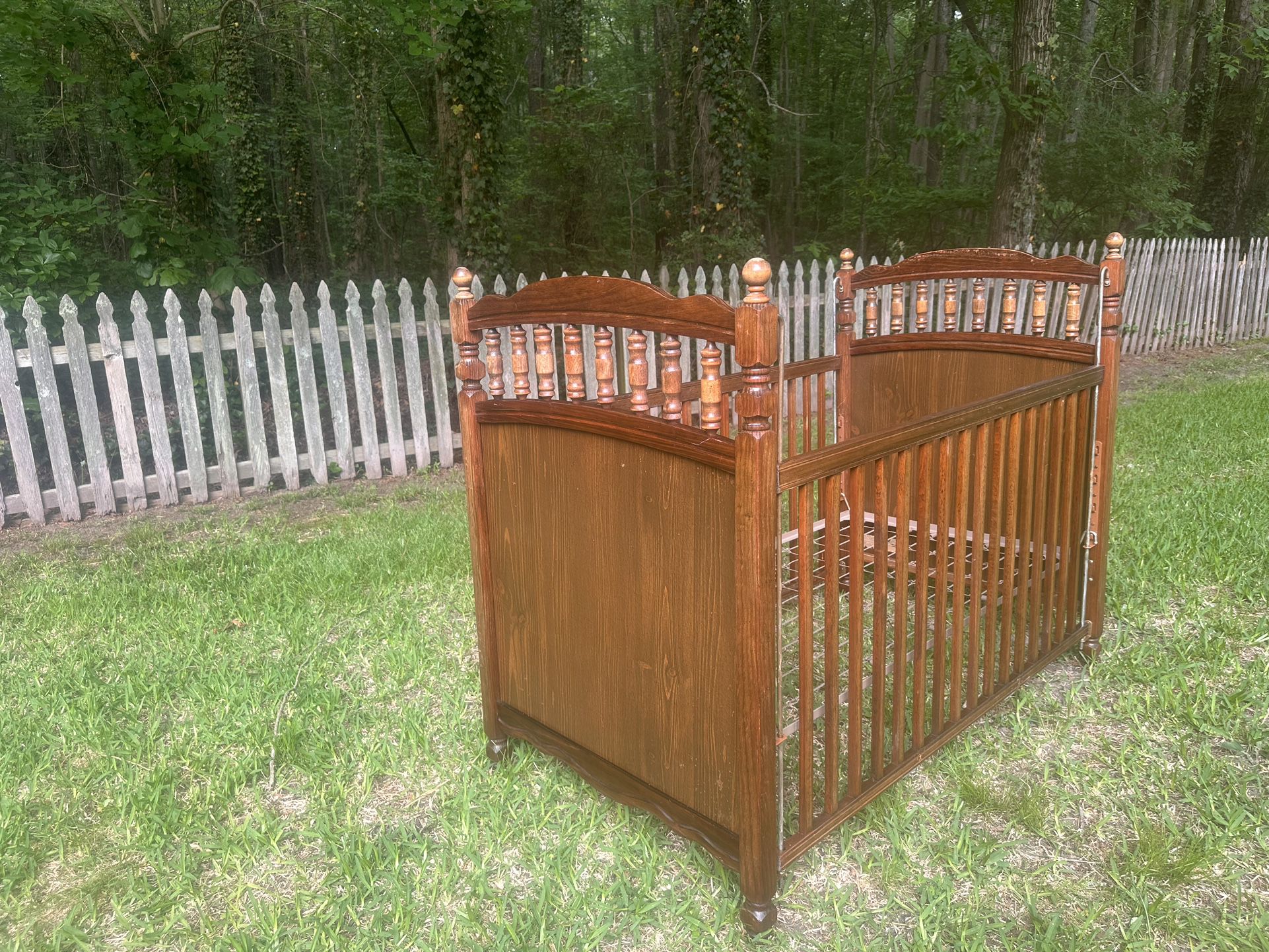 Antique Wood crib