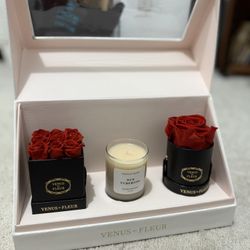 Venus Et Fleur - Roses and Candle Set $120