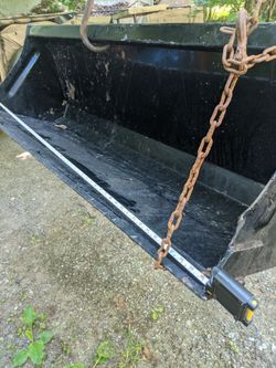 Bobcat style quick attach bucket