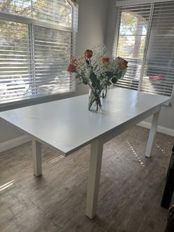 IKEA TABLE I NEED GONE ASAP