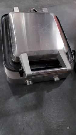 Waffle maker and mixer
