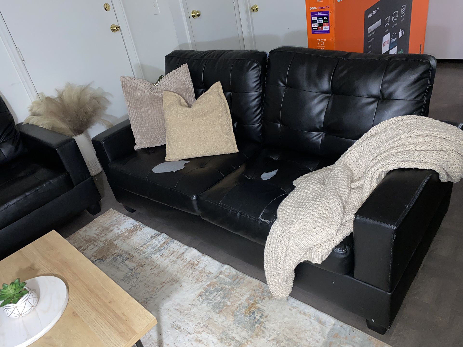 FREE COUCHES