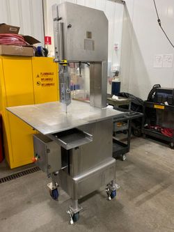 Meat saw