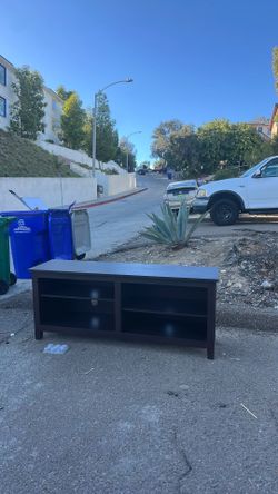 Free TV stand come get it!