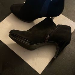 8 1/2 Black Suede Heels 