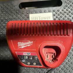 Milwaukee M12 Charger 