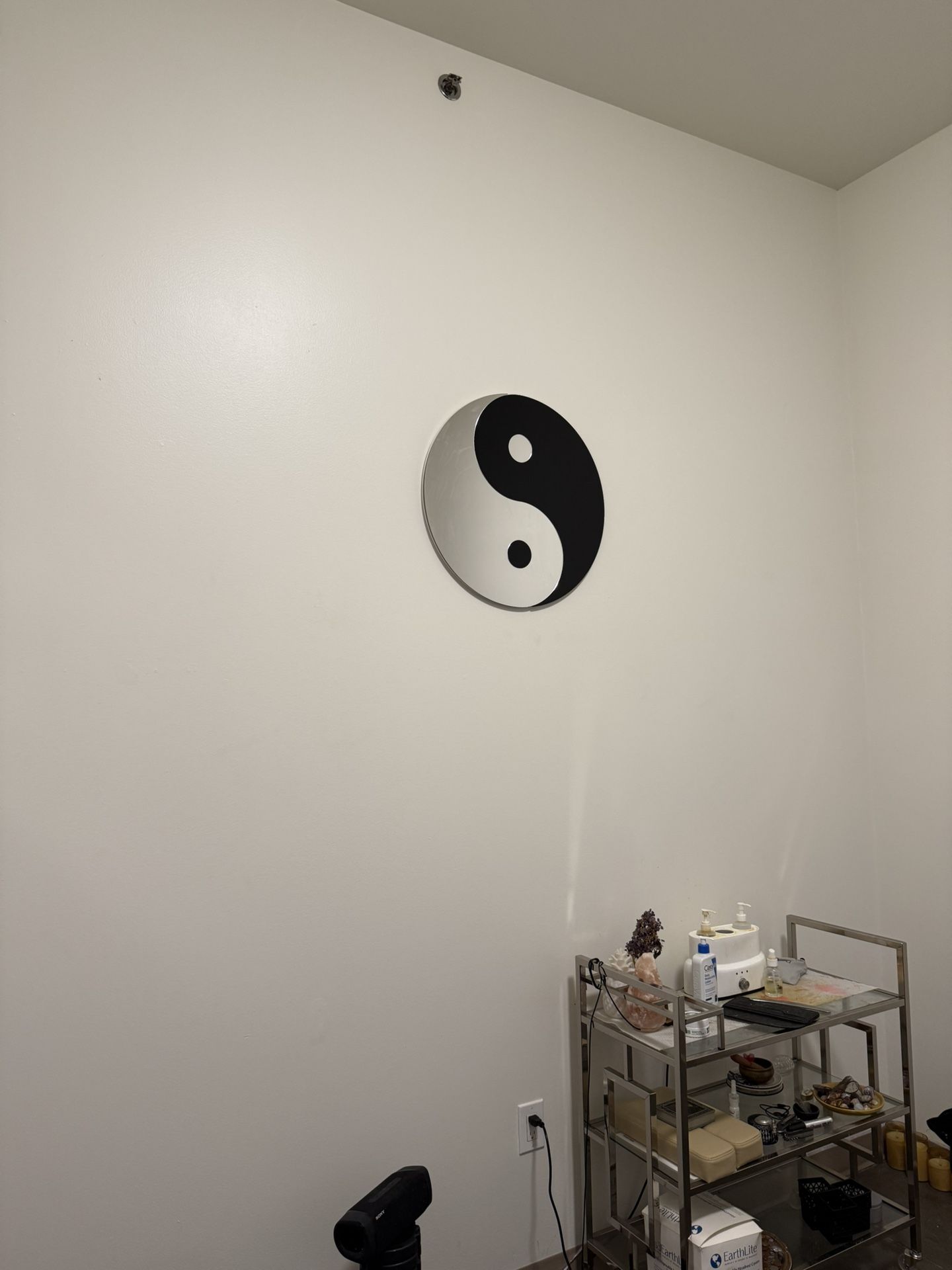 Yin / Yang Wall Mirror Decor