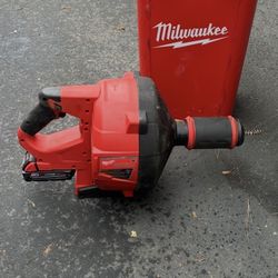 Milwaukee M18 FUEL Drain Snake with CABLE-DRIVE Locking Feed System (model 2772A-21).  
